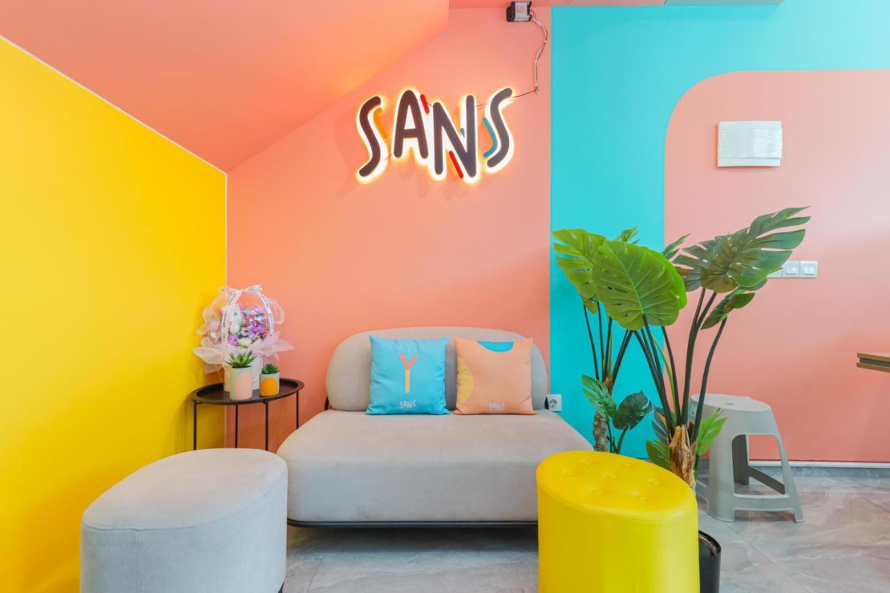 Sans Hotel Clover Ace Surabaya By Reddoorz Ngoại thất bức ảnh