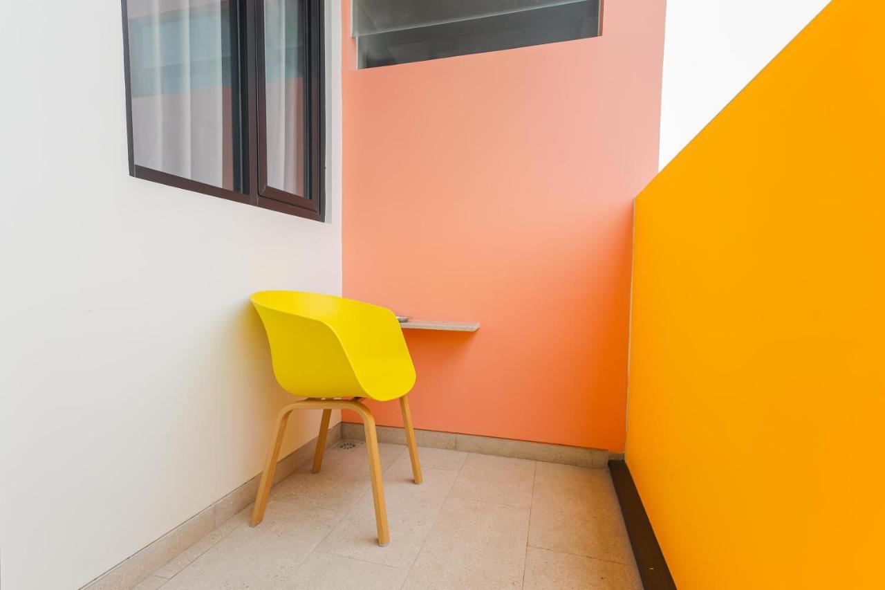 Sans Hotel Clover Ace Surabaya By Reddoorz Ngoại thất bức ảnh