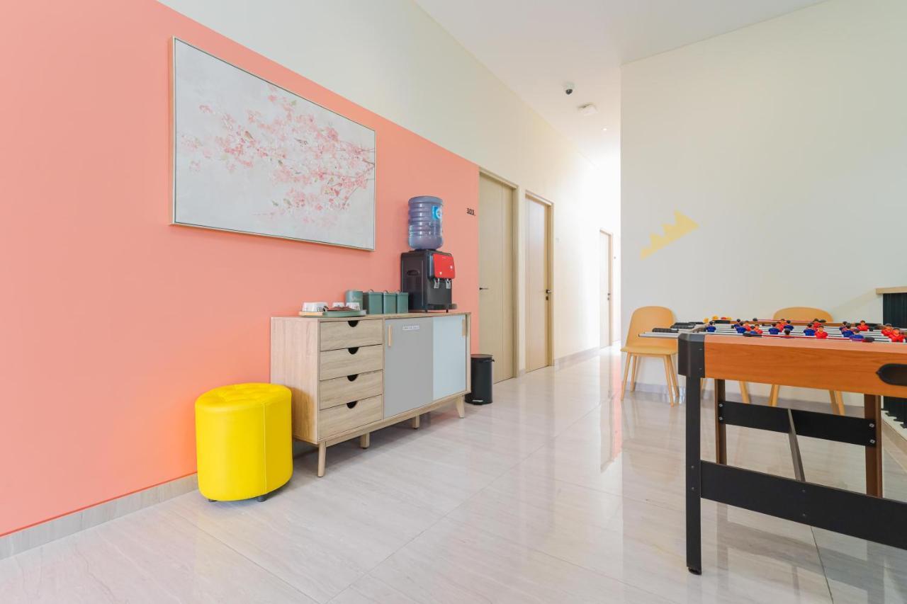Sans Hotel Clover Ace Surabaya By Reddoorz Ngoại thất bức ảnh