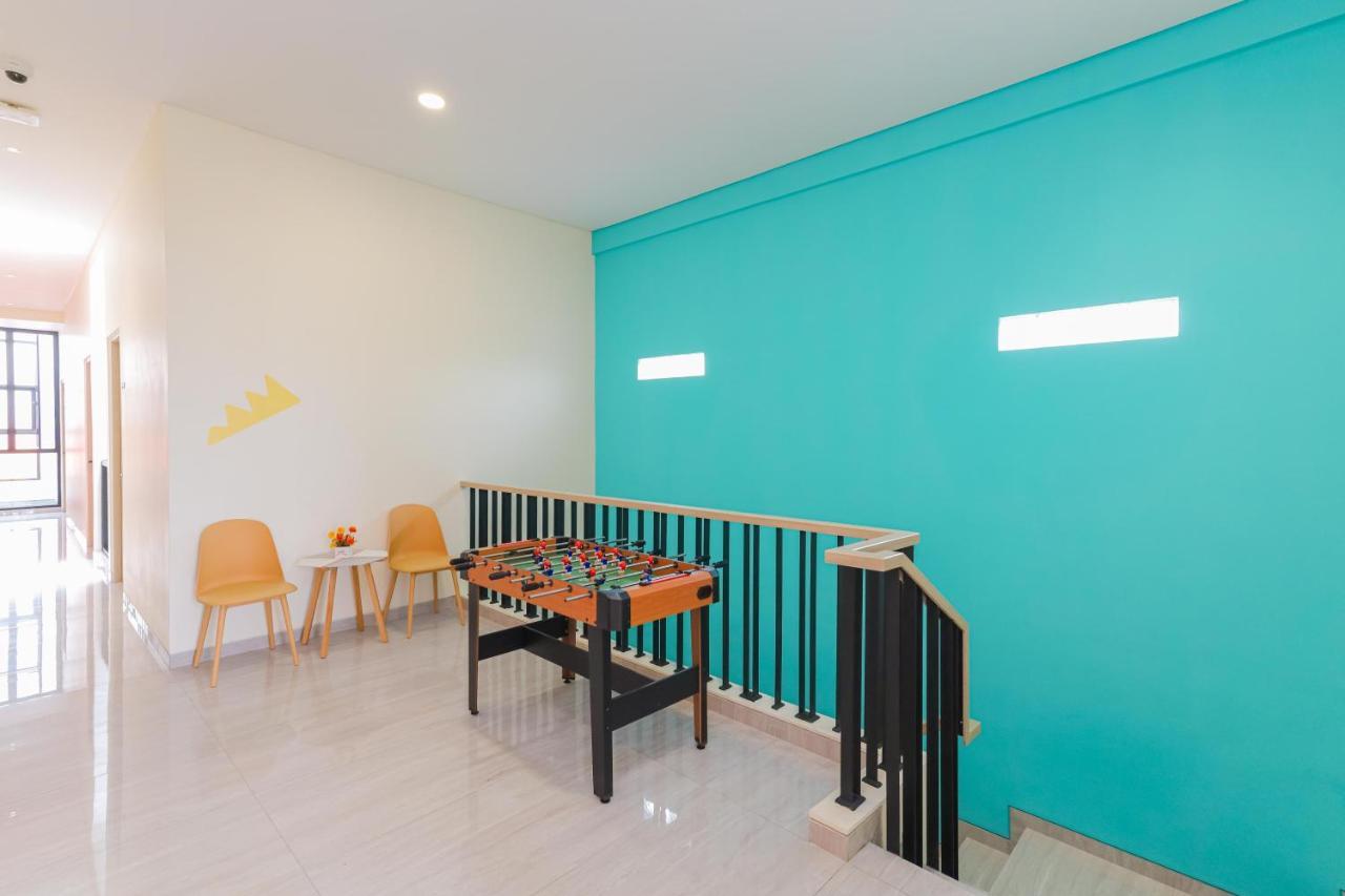 Sans Hotel Clover Ace Surabaya By Reddoorz Ngoại thất bức ảnh