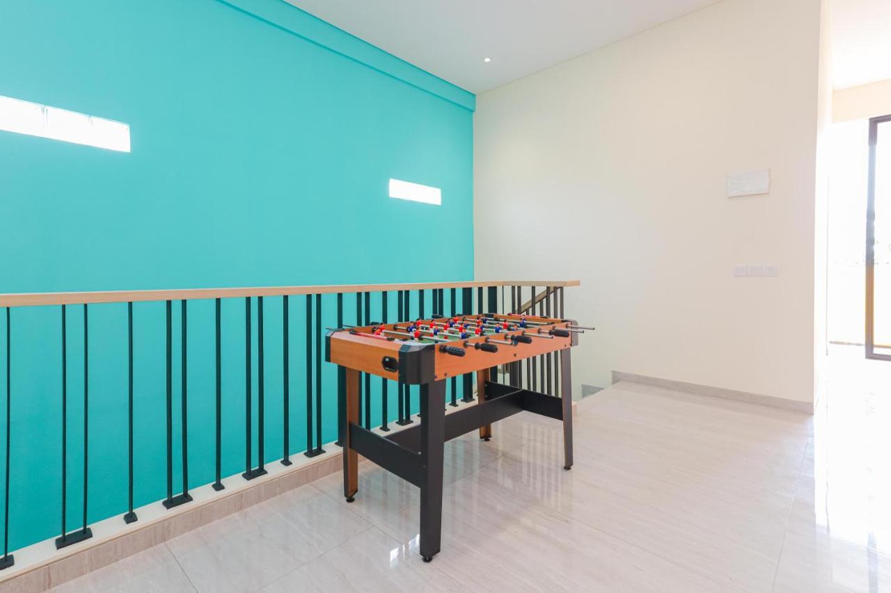 Sans Hotel Clover Ace Surabaya By Reddoorz Ngoại thất bức ảnh
